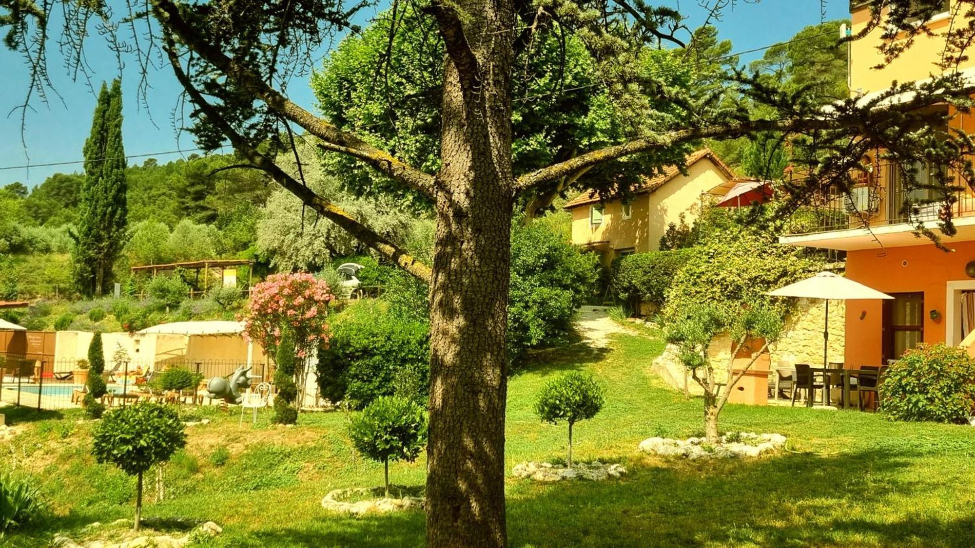 L'Oustaou Du Luberon Et Spa Villelaure Exterior foto